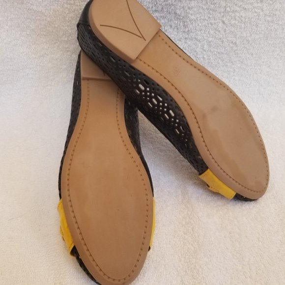 Ulas Fine Shoes All Leather Perforated Flats - Picture 6 of 9